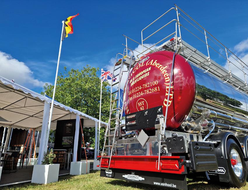 vanhool-tanktrailers-chemical2